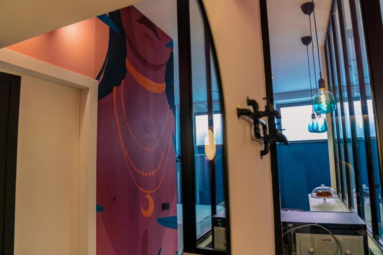 Milano Experience Home - Gauguin 0*,  İtalya
